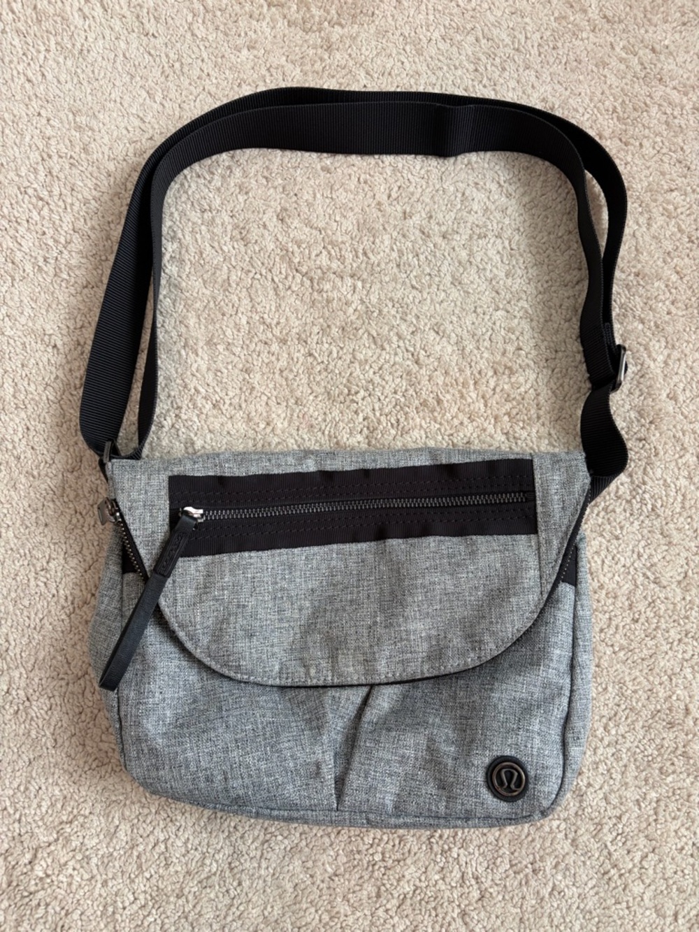 LULULEMON Festival Bag II On The Move Heathered Gray Black Folded Crossbody Bag